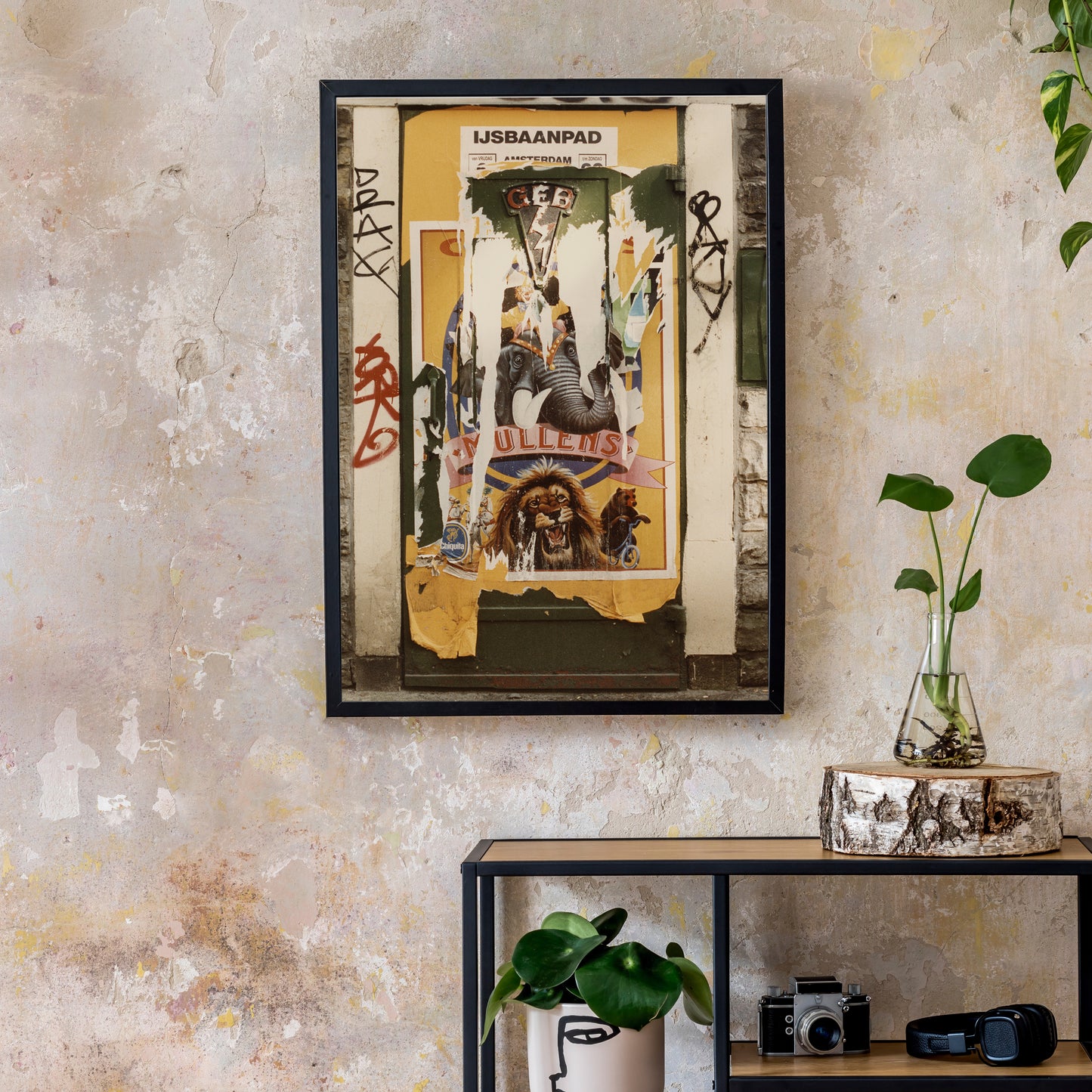 Plakat an der Hauswand